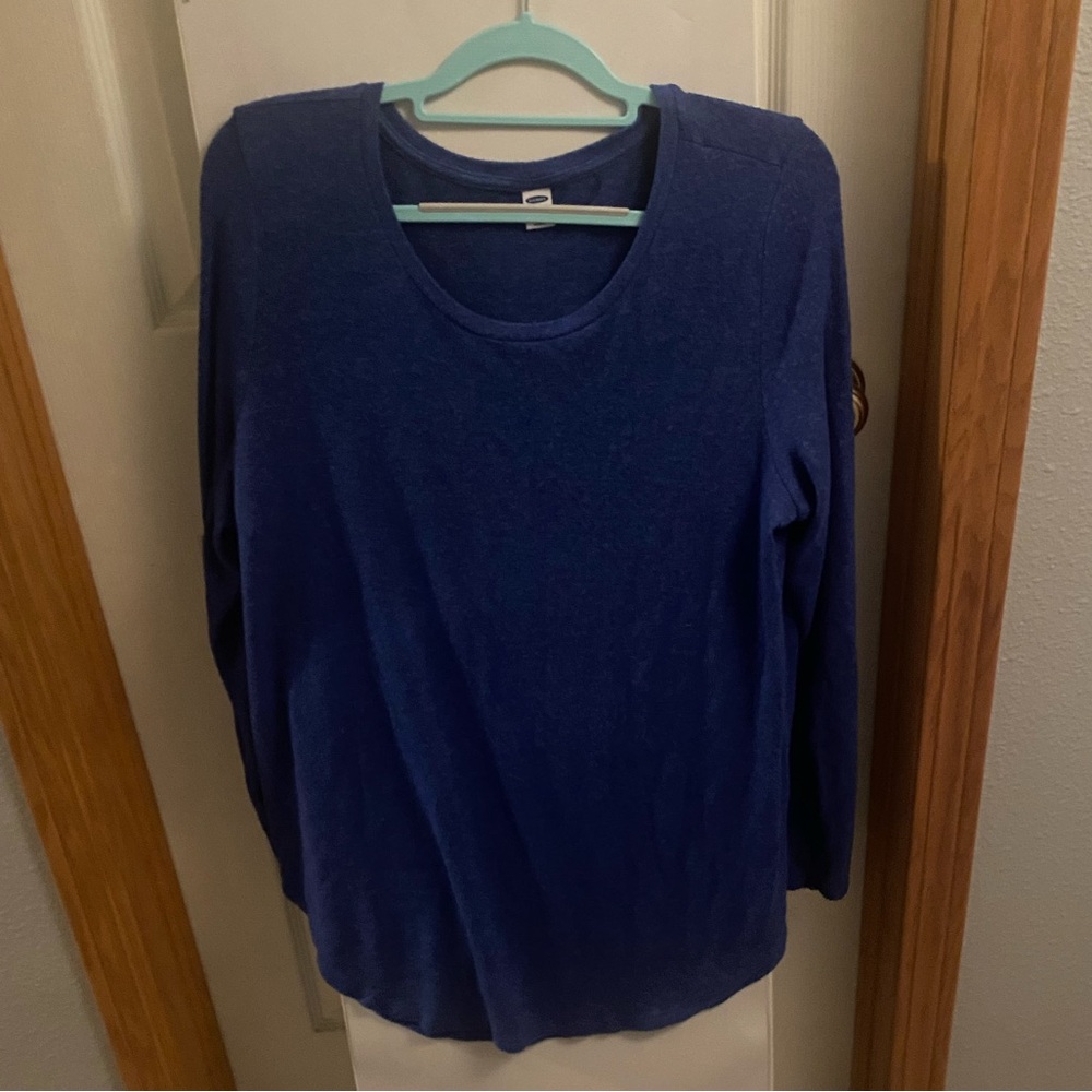 Blue lightweight sweater
Old navy
XL Tall